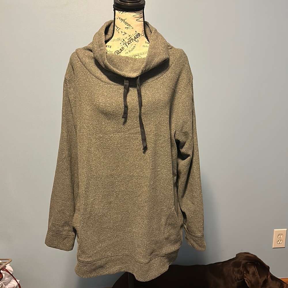 Old navy gray sweatshirt